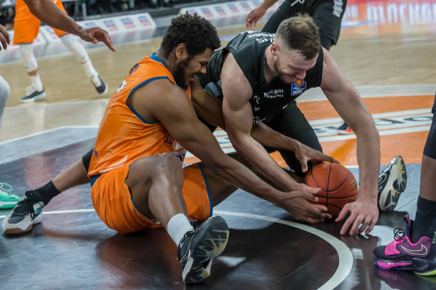 诺伊尔作为 诺伊尔作为