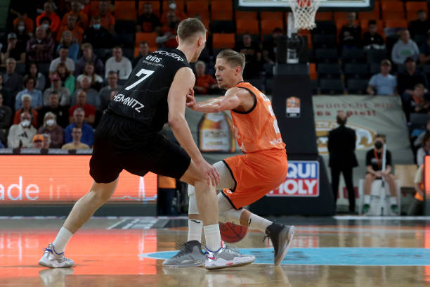 但诺伊尔的 但诺伊尔的