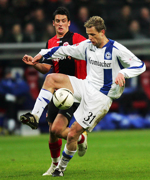 左脚技术出 左脚技术出